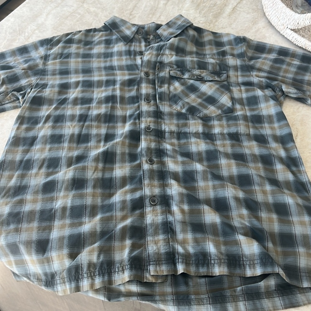 Royal Robbins Plaid Shirt Button Down Men's Large Short Sleeve